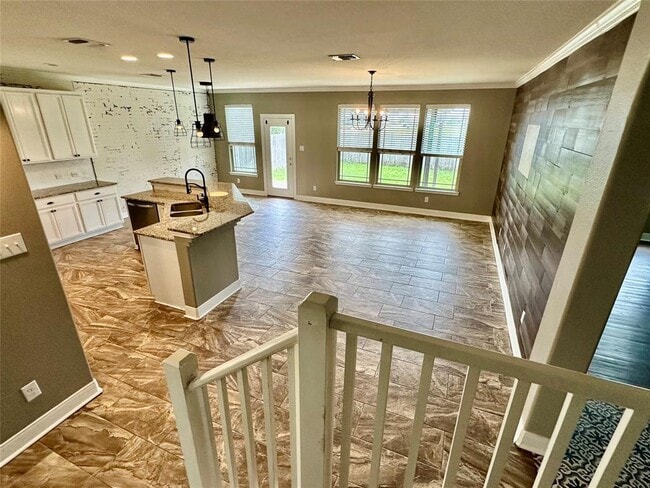 Building Photo - 5849 Sardinia Dr