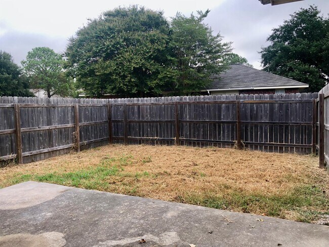 Building Photo - 2403 Carnation Ct