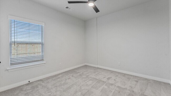 Building Photo - 109 N Panther Ave