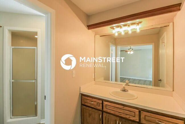 Building Photo - 3 Bedroom Pet-Friendly Home in NORMAN, OK ...