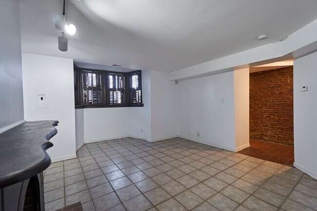 Building Photo - 936 P St NW