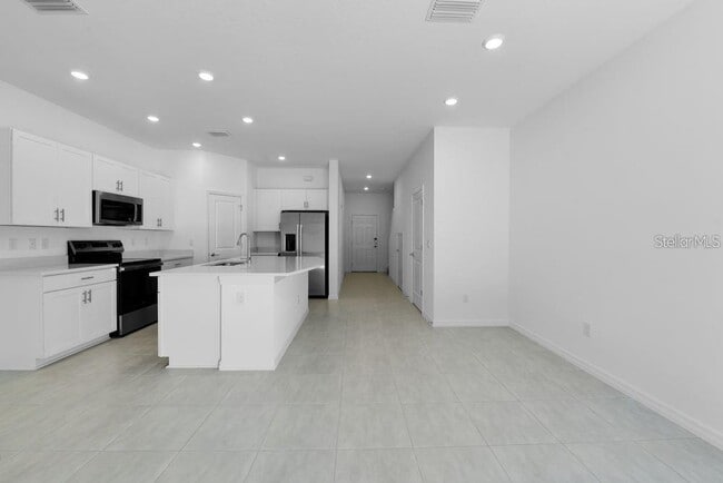 Building Photo - 15148 Cuzcorro Ct