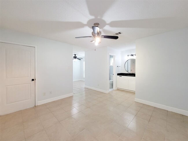 Building Photo - 3434 Almondwood Dr