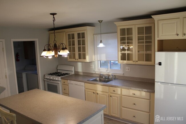 Building Photo - 224 Westgate Dr