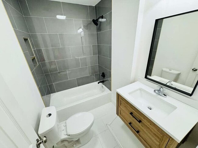 Building Photo - 1001 Archdale Dr