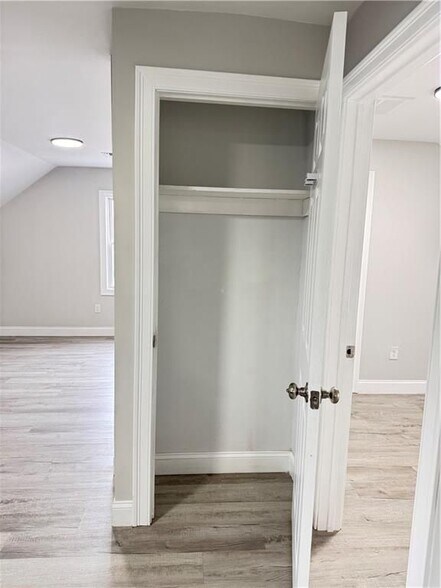 Building Photo - 199 Waldo St