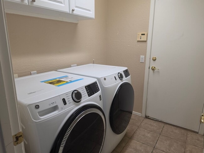 Building Photo - 3BD/2BA South Chandler Home with Pool on Corner Lot!