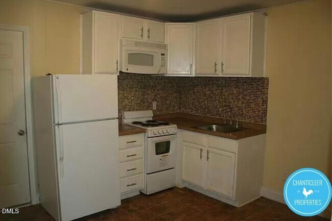 Building Photo - 115 Florence St