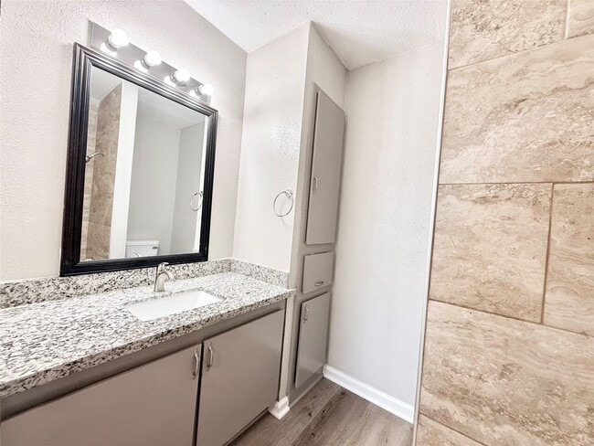 Building Photo - 7980 Grove Ridge Dr