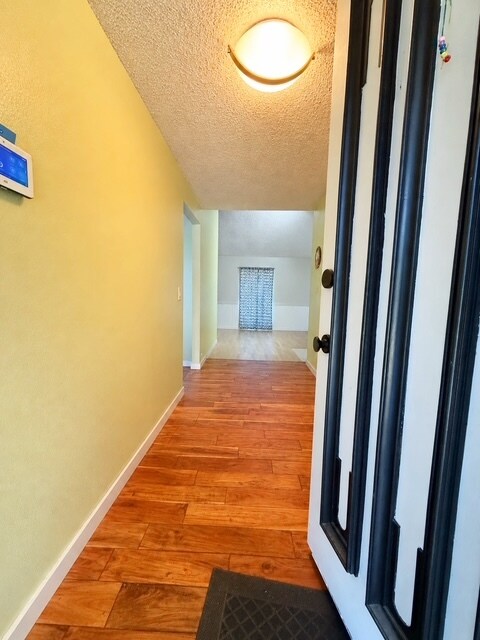 Building Photo - 716 Parkway Ct NE