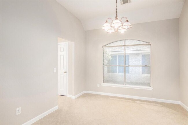 Building Photo - 20719 Medallion Pointe Dr