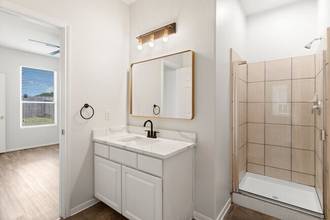 Building Photo - 2437 Aspen Dale Dr