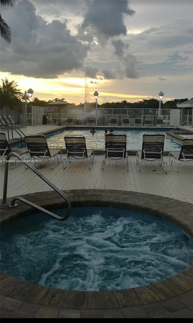 Building Photo - 14610 SW 145th Pl