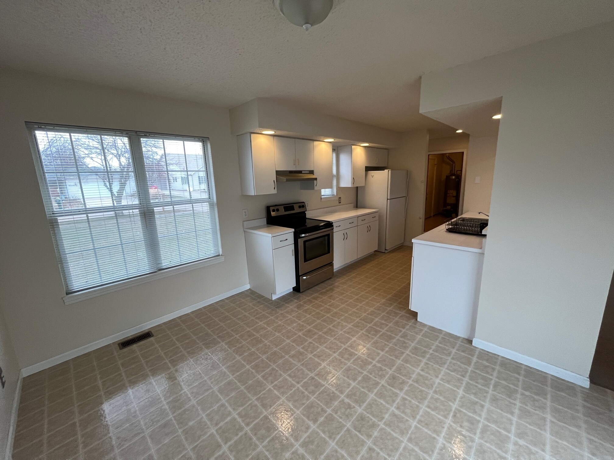 Building Photo - 3207 Amy Dr