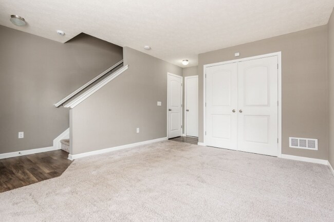 Building Photo - 280 Autumn Ridge Cir