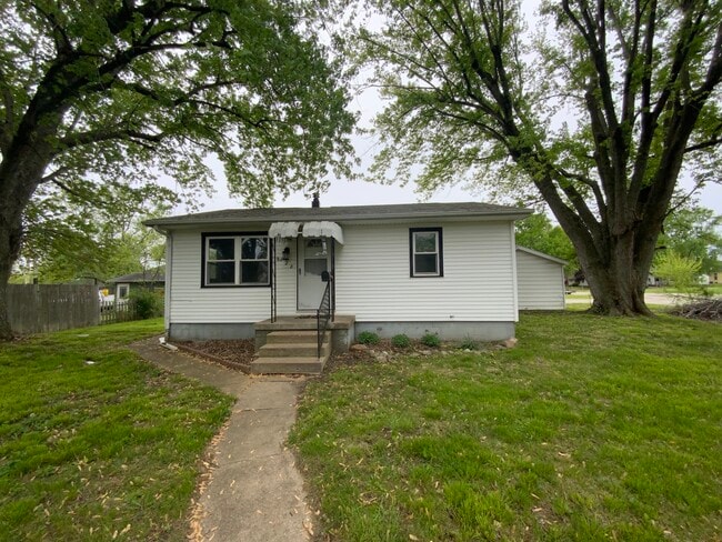 Primary Photo - 620 Sager St