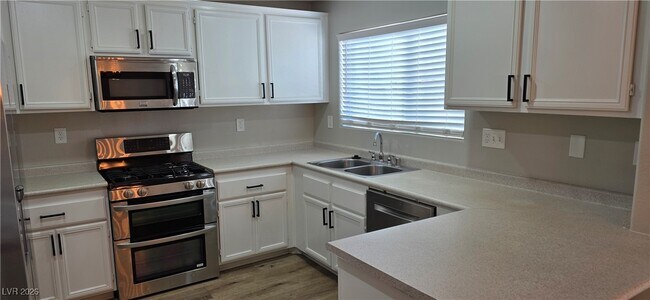 Building Photo - 6237 Capehart Falls St