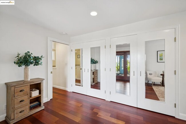 Building Photo - Berkeley Hills Beauty with Bay Views & Ele...