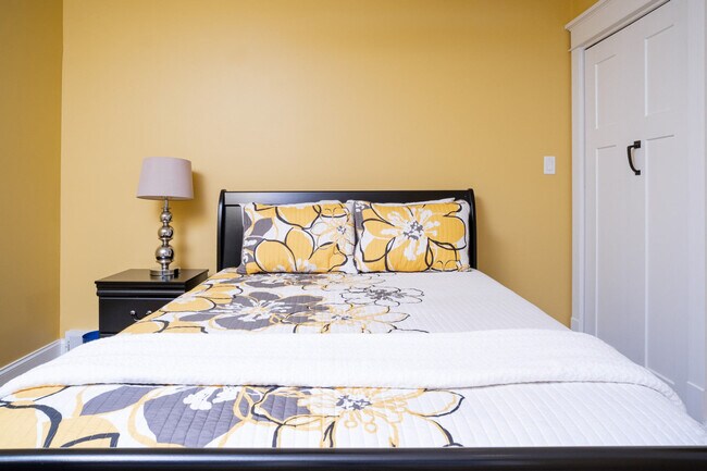 Building Photo - 10 N Pistakee Lake Rd