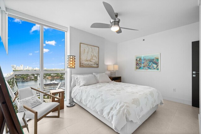 Building Photo - 101 S Fort Lauderdale Beach Blvd