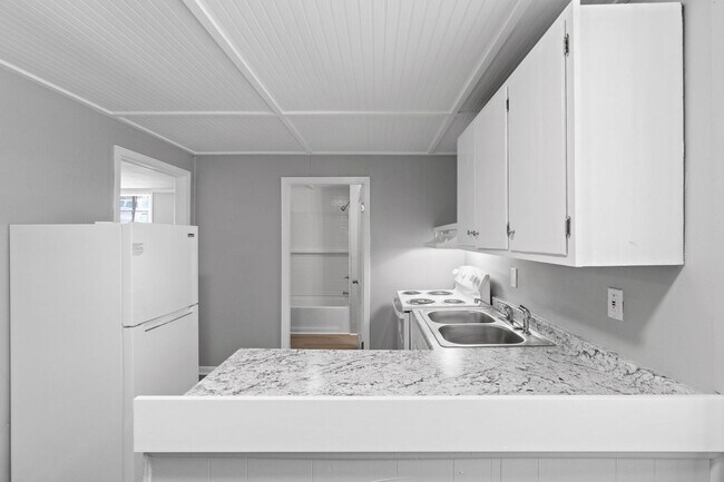 Building Photo - 427 Circle Dr