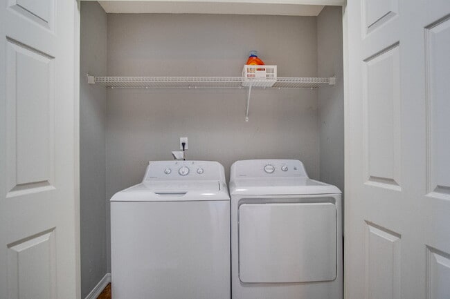 Building Photo - Available now – 3BR/2BA Patio Home with Fi...
