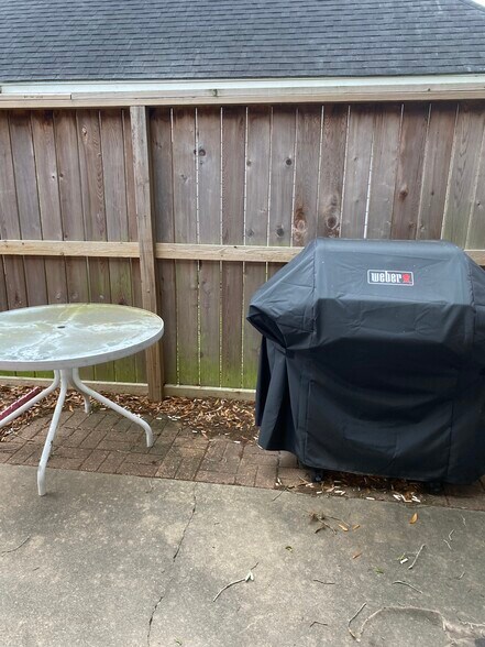 BBQ - 1119 Nichols Ave