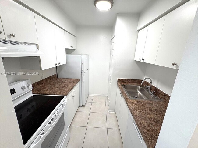 Building Photo - 2023 S Semoran Blvd