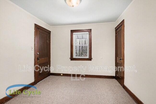 Building Photo - 507 Eastern Ave SE