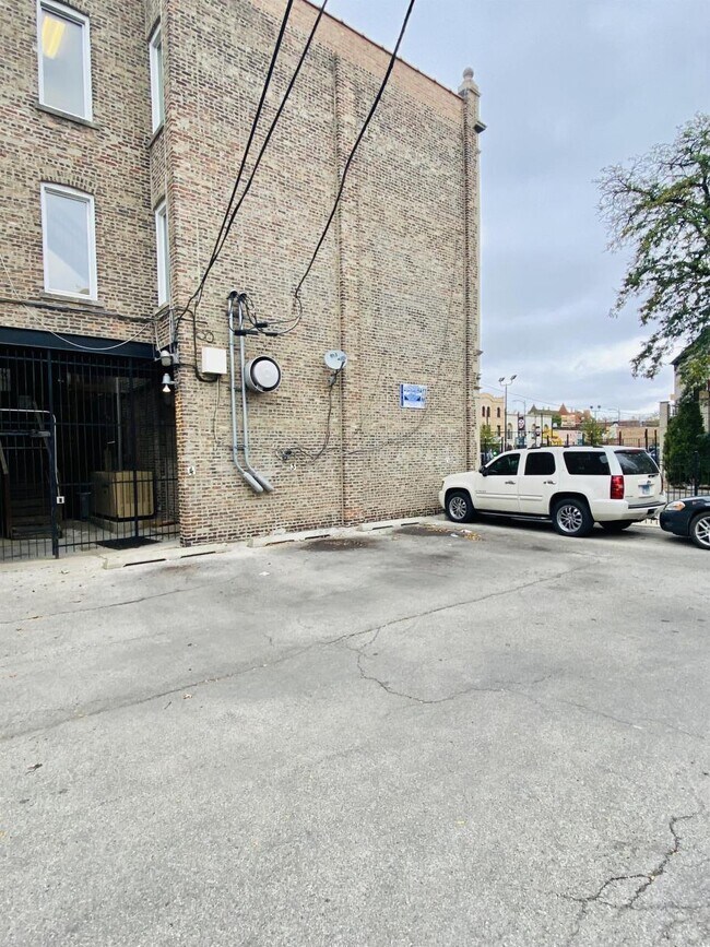 Building Photo - 3503 W 26th St
