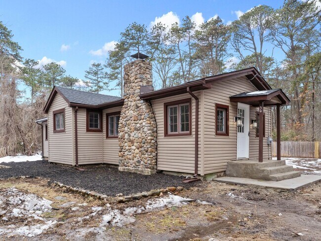 Building Photo - Beautifully Updated Home on Quiet Street in Browns Mills