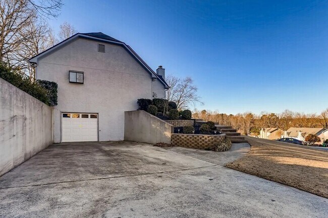 Building Photo - 4150 Lake Mist Dr NW