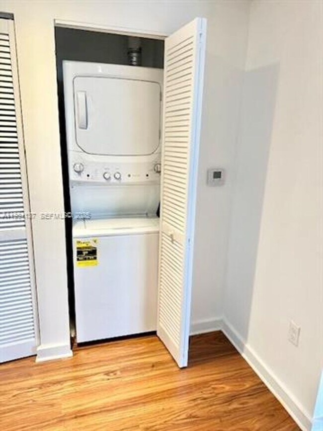 Building Photo - 601 NE 23rd St