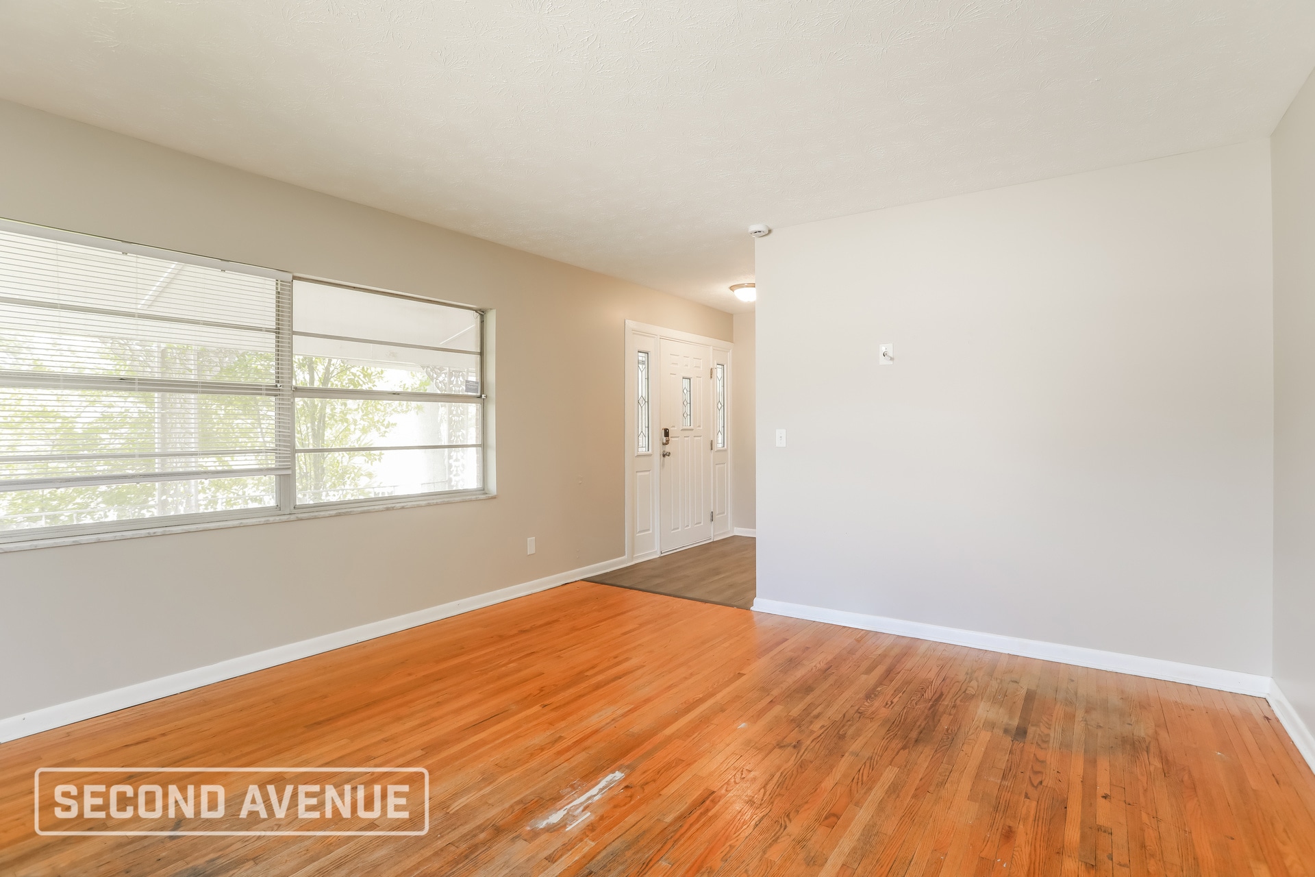Building Photo - 5943 Jaguar Dr W