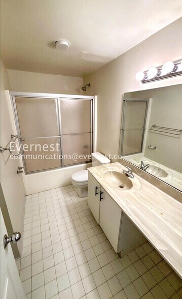 Building Photo - 5316 Pershing Ave