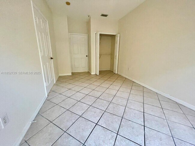 Building Photo - 2734 Bird Ave