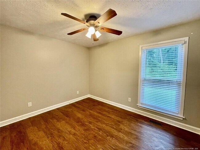 Building Photo - 431 Offing Dr