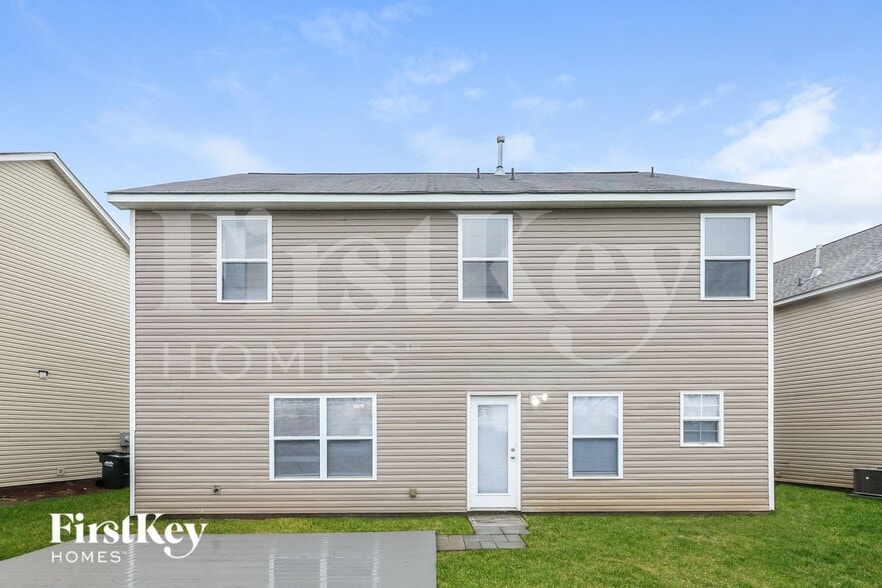 Building Photo - 321 Holton Dr