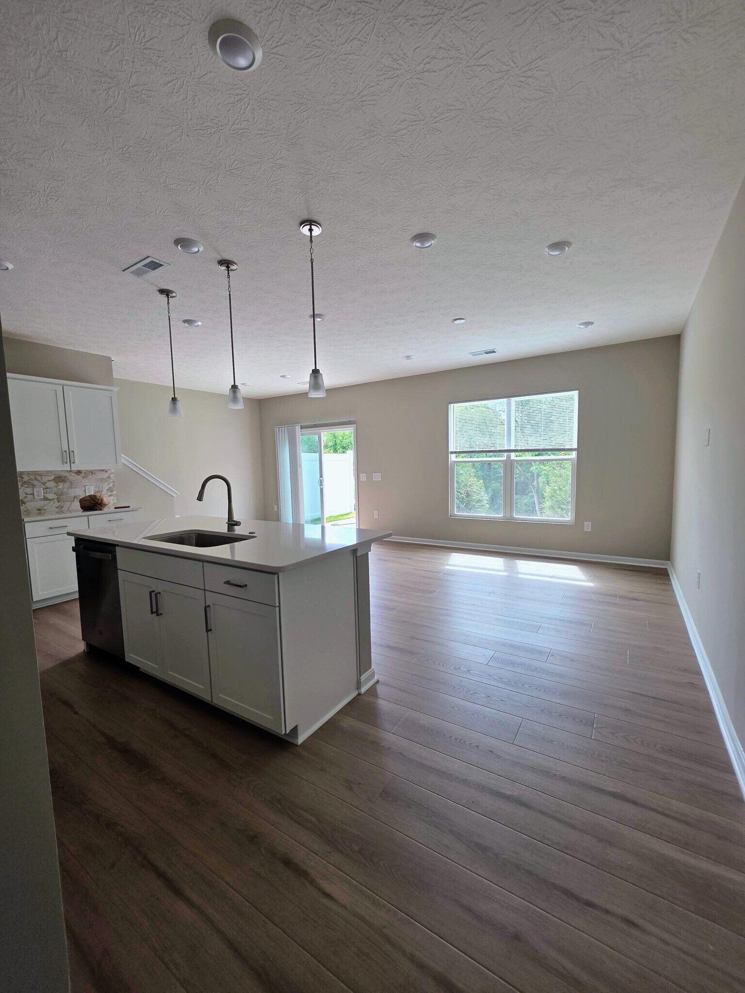Building Photo - 7235 Grandway Dr