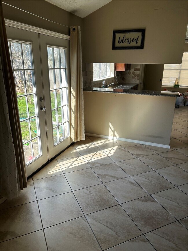 Building Photo - 23119 Tree Bright Ln