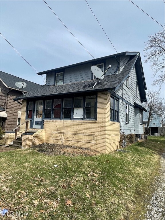 Building Photo - 431 Bettie St