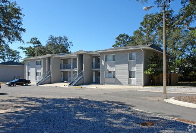 Building Photo - College Courtyard Apartments