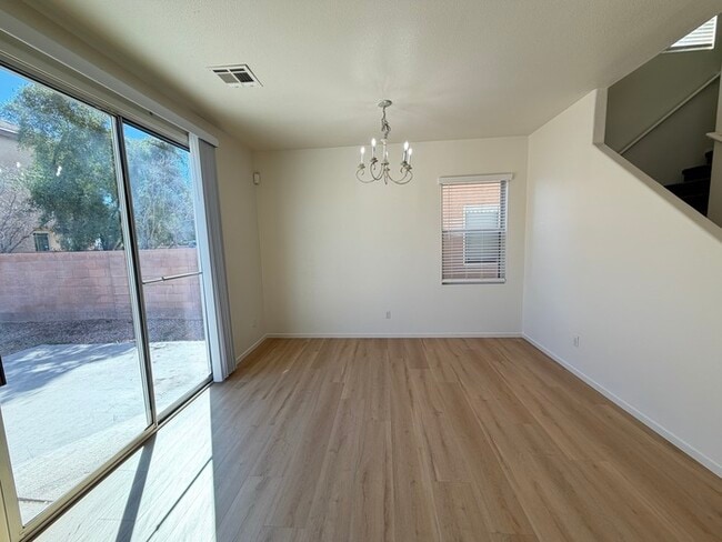 Building Photo - This proeprty has been shown before and will be leased to the first qualified applicant. To sched...