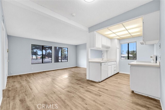 Building Photo - 1735 E Washington St