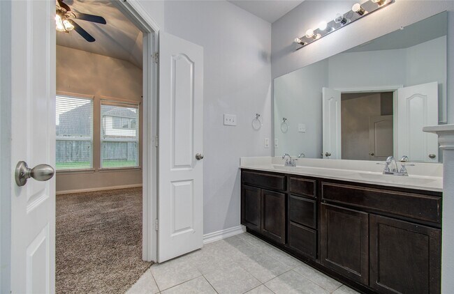 Building Photo - 318 Bolton Dr