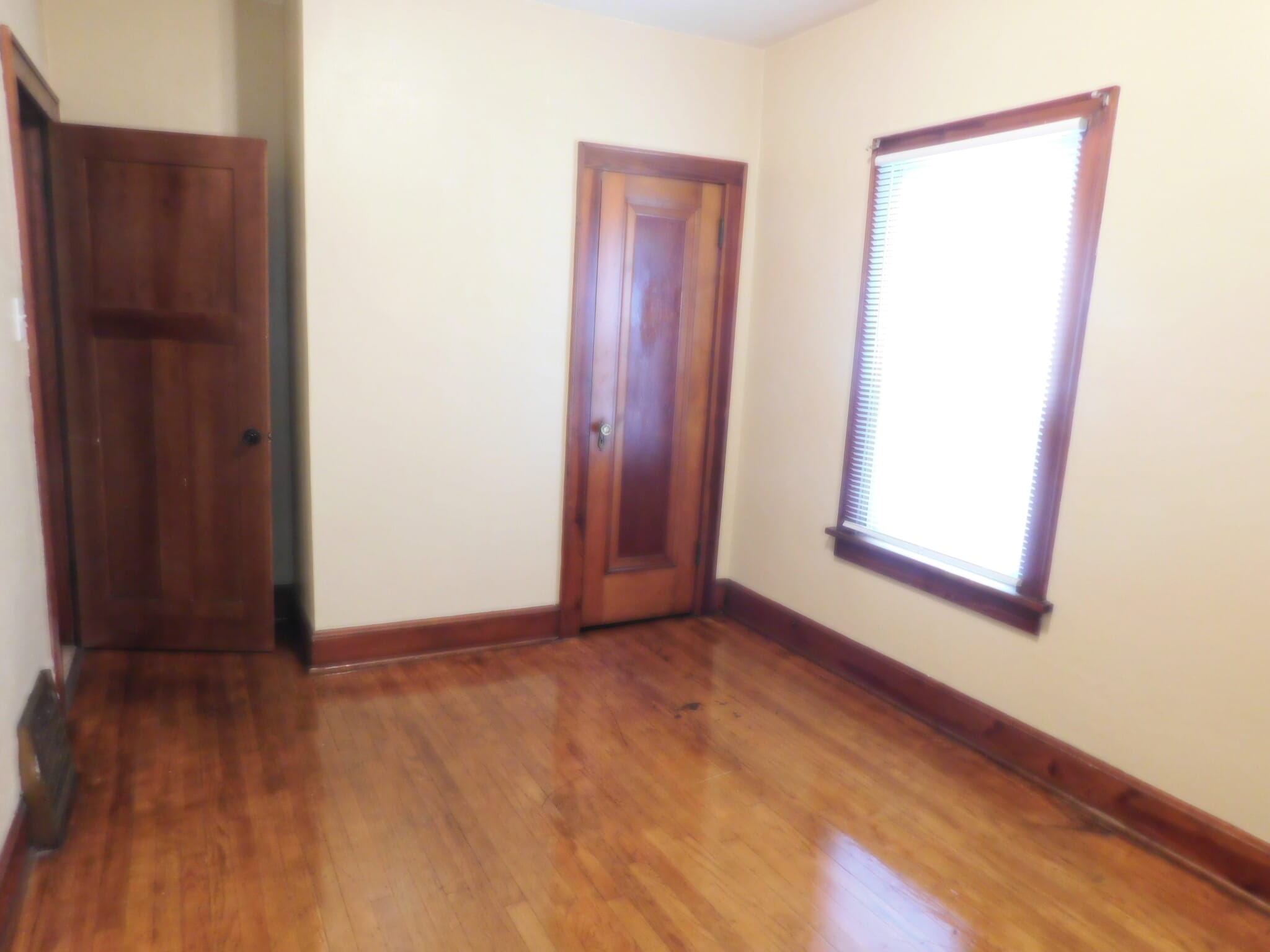 Building Photo - 230 W Summit St