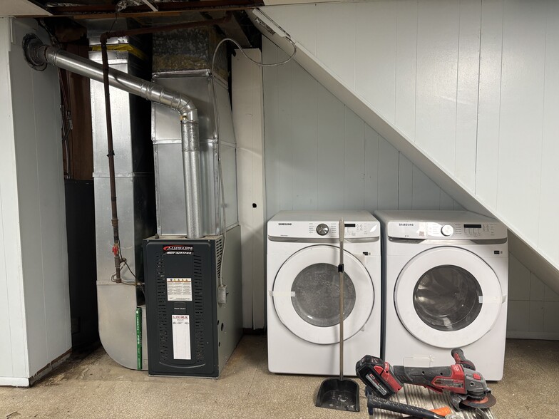 Building Photo - 58 Burr Ave