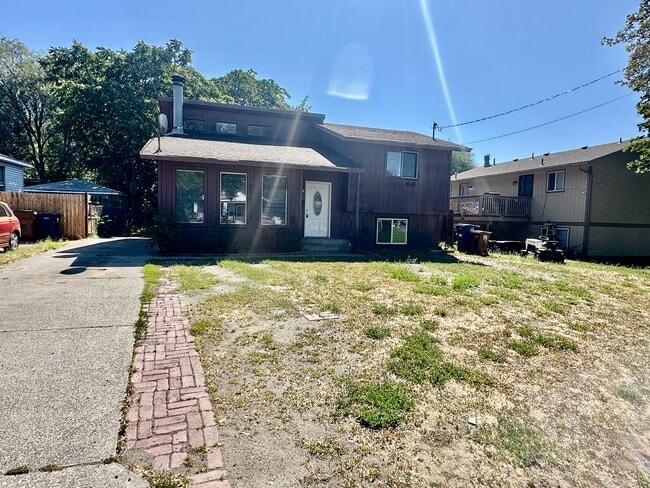 Building Photo - New on the Market!