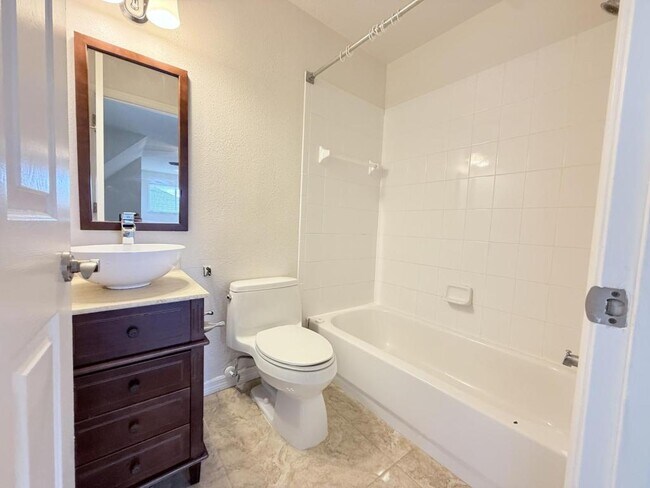 Building Photo - 8055 Glitter Ct