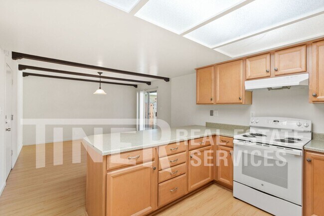 Building Photo - 917 Bell St